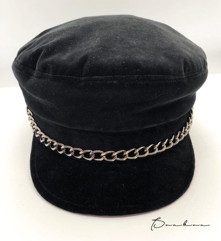 Mengotti Couture® Bonbon Hats Velvet Photo 2020 11 28 16 29 27 3 6e0b7fcc F657 4f14 8991 932bb1a28215