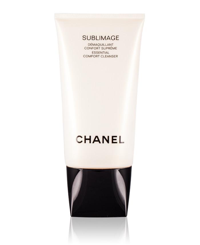 Chanel + Ultimate Skin Regeneration Essential Comfort Cleanser