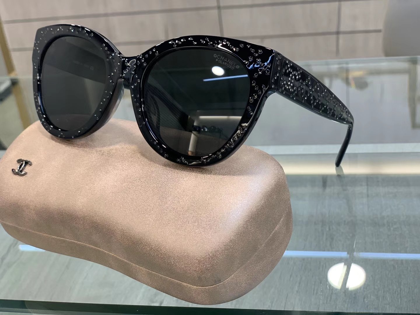 Mengotti Couture® Official Site | Chanel Sunglasses ButterflyGet Chanel  Butterfly Sunglasses at Discounted Rates