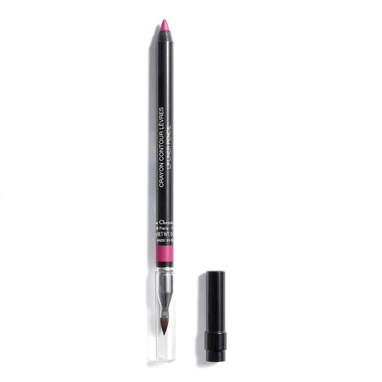 That perfect finish becomes reality with a lip liner that is incredibly easy to use. It glides on with a clean, full line that enhances lip volume. It also comes with a built-in brush to blend lines and apply lipstick, as well as the sharpener.