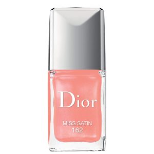 Discover the new-generation Dior Vernis and its ingenious formula that plays up the gel effect.