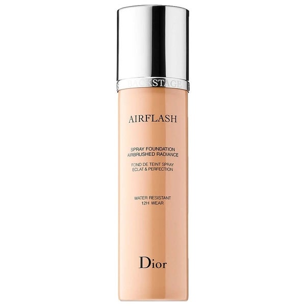 Enriched with light-diffusing pigments, this foundation smooths the look of skin and gives the complexion a radiant, perfected look that lasts all day. The unique micro-diffusion spray system delivers a fine mist of foundation to provide a soft, velvety complexion. The water-resistant formula ensures up to 12 hours of hold and colors that stay true. The ultra-fluid and ultra-fine texture allows for buildable, custom coverage to suit any skin tone and texture.