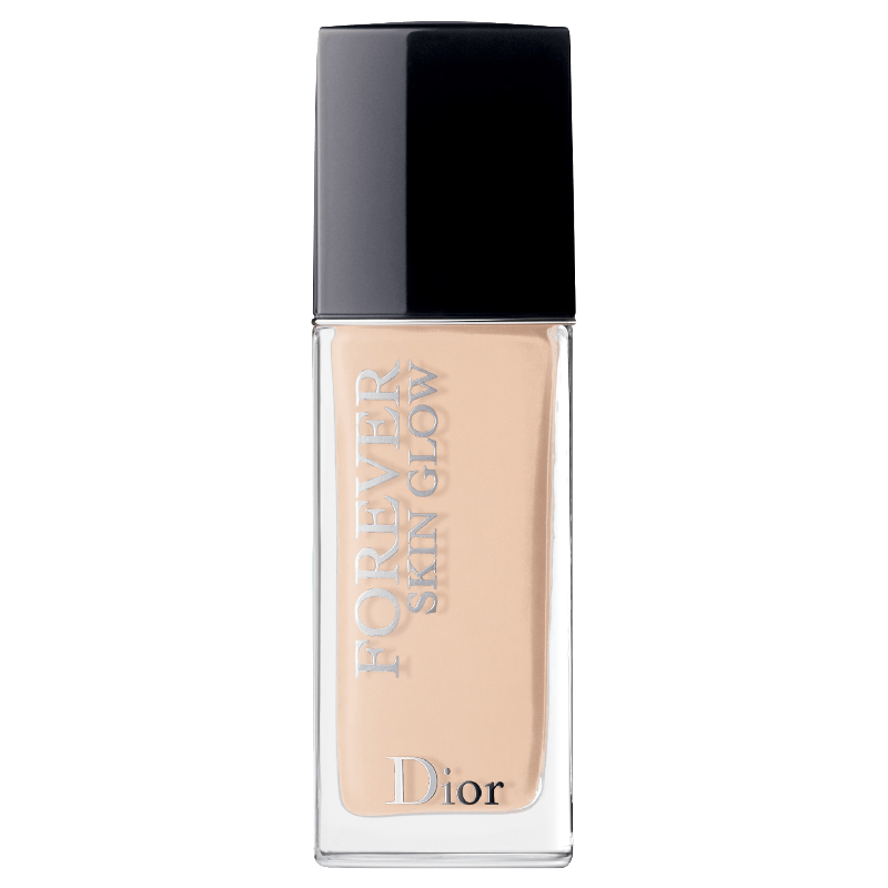 Dior Forever extends its high perfection, long-wearing foundation formula to offer a 24h radiant finish, Dior Forever Skin Glow. The complexion appears flawless and even, with the pores tightened. This enveloping fluid foundation does not just instantly embellish the skin: it improves its beauty day after day with a formula enriched in meticulously selected skincare ingredients to reveal the skin's full sensuality. A hydration booster, wild pansy extract helps protect the skin from drying.* The skin is soothed and appears smoothed and radiant with beauty. Protective rose hip extract, which has been the star ingredient of Dior Forever for years, helps protect the quality of skin from exterior aggressors and reduce the appearance of dilated pores. Application after application, the pores appear tightened and the skin's texture refined. Beautifying pigments adjust to the skin's tone for a sensually enhanced complexion with an imperceptible makeup look and feel.