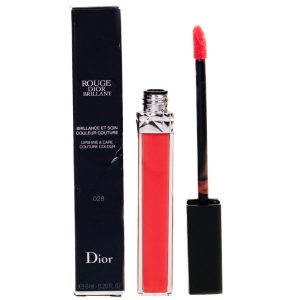 A long wearing and hydrating lipgloss from Dior.  Formulated like a liquid balm gloss containing lipcare oils, a complex enriched with Vitamin E & a plumping active ingredient to smooth and illuminate lips with precision thanks to its pen-like applicator.
