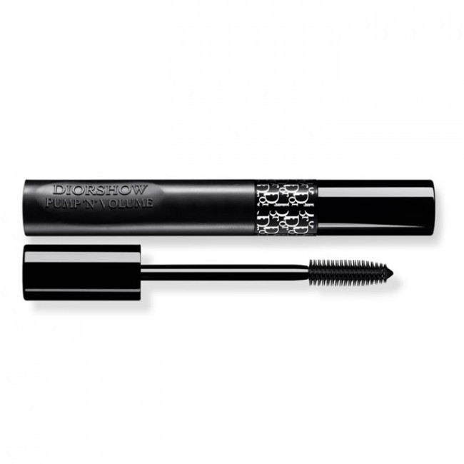 The first squeezable mascara by Dior features an improved formula that offers both instant XXL volume and lash-by-lash definition for lifted lashes that appear multiplied.